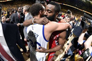 如何观看并回顾2018年NBA季后赛的精彩瞬间？