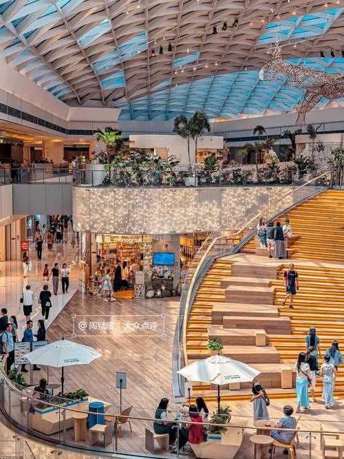 深圳万象天地高街购物攻略 网红打卡地标 潮流品牌聚集地