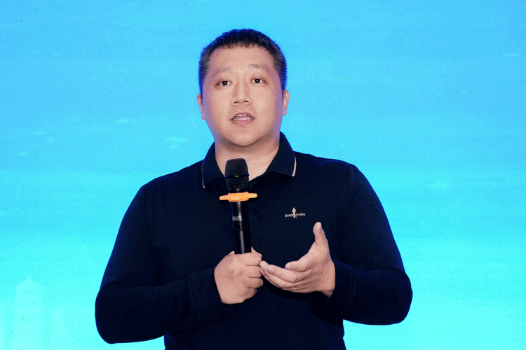 根据提供的行业报告和技术趋势,结合2025年市场动态与2026年技术演进方向,现对移动输入法行业的变革路径及核心挑战进行系统性分析: