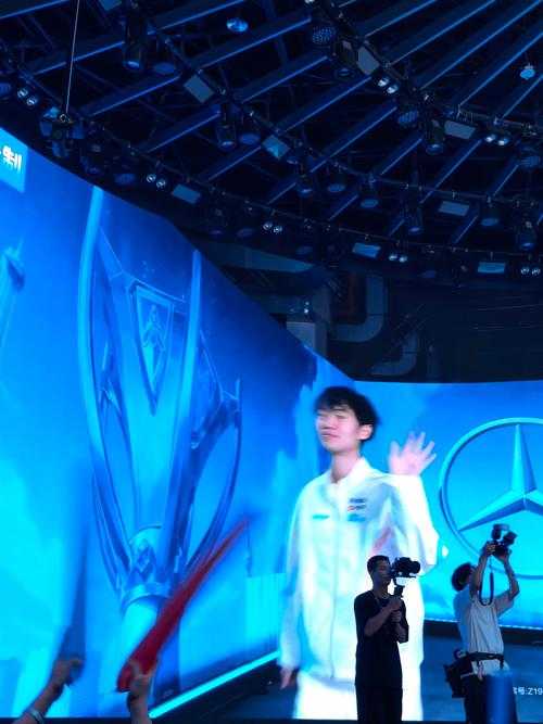 如何观看并体验14号的LOL比赛视频？